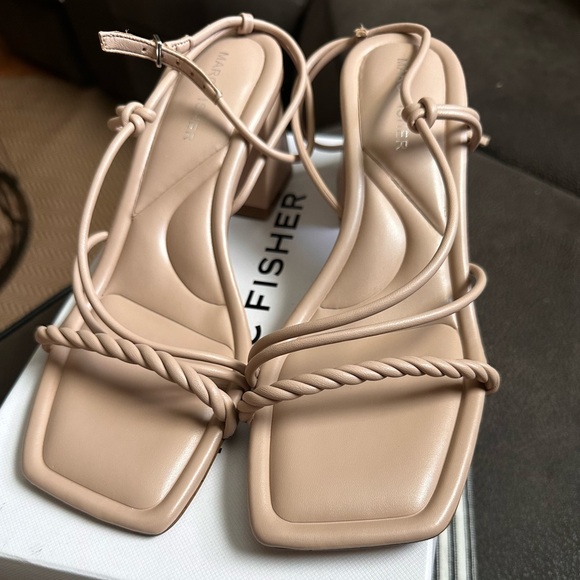 Marc Fisher size 7 1/2 heel sandals - Picture 1 of 3